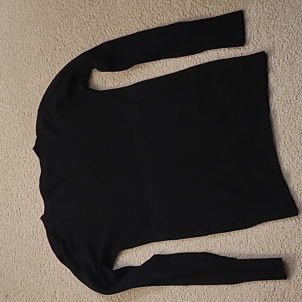 Black Sweater - Picture 6 of 6